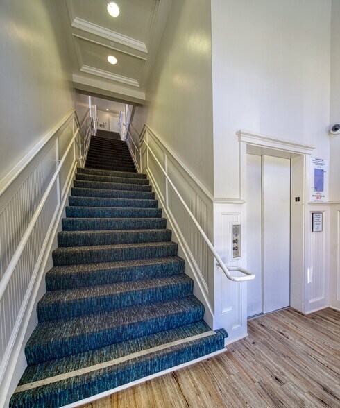 More Photos Of 570 10th St, Oakland Office For Lease