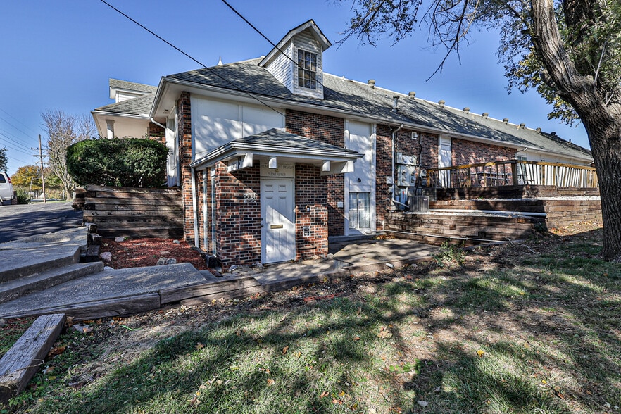 More Photos Of 13013 Fuller Ave, Grandview Office For Sale