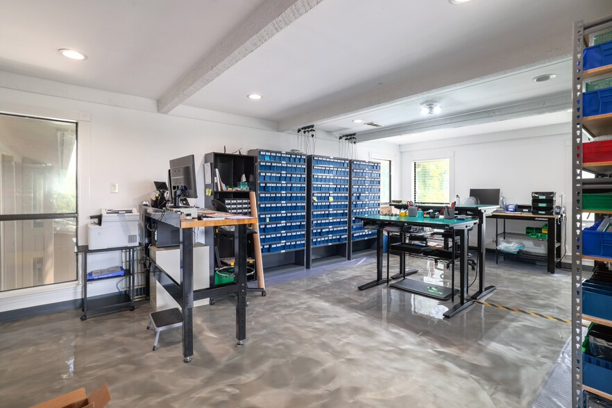 More Photos Of 13231 Rooster Springs Rd, Austin Office Residential For Sale