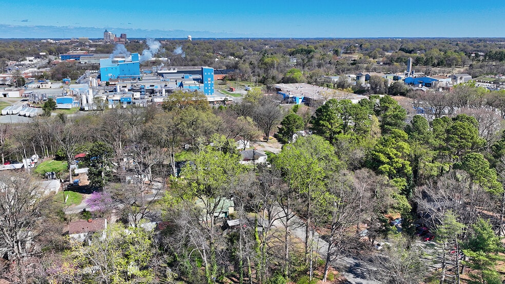 More Photos Of 2705 McArthur Dr, Greensboro Apartments For Sale