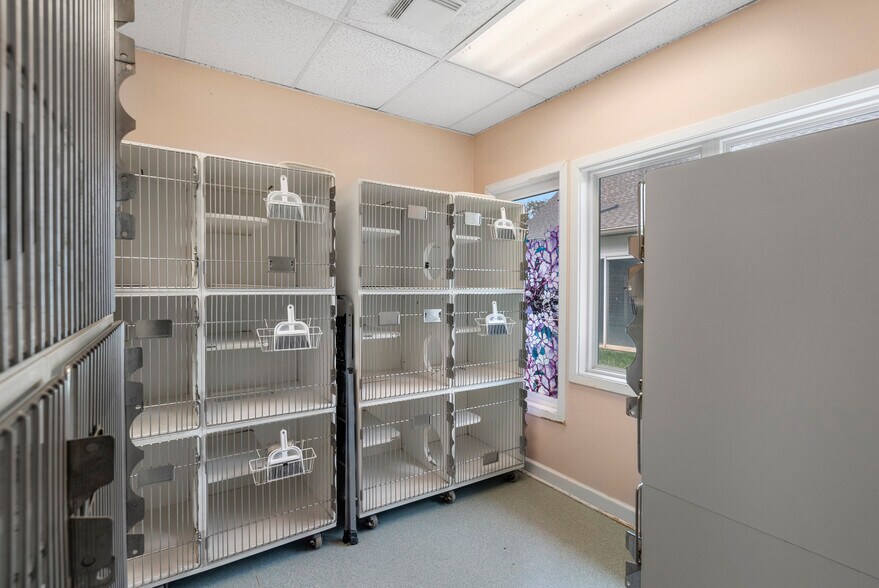More Photos Of 3731 Berryville Pike, Charles Town Veterinarian Kennel For Sale