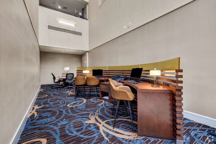 More Photos Of 15700 John F Kennedy Blvd, Houston Hotel For Sale