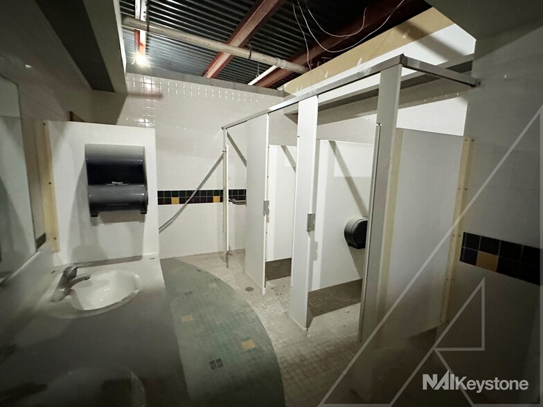 More Photos Of 172 Shillington Rd, Sinking Spring General Retail For Lease