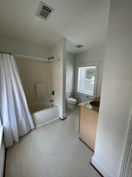 More Photos Of 506 E Liberty St, Charles Town Apartments For Sale