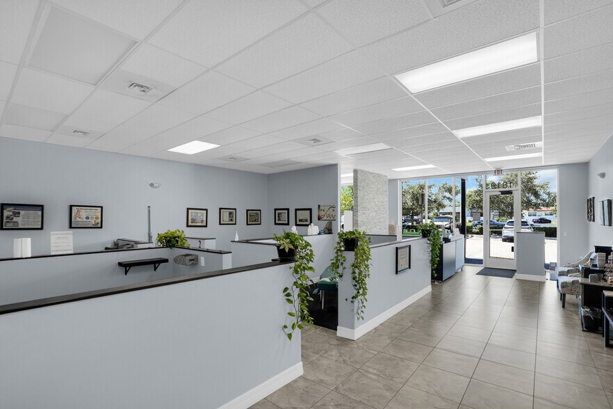 More Photos Of 1815-1823 E Commercial Blvd, Fort Lauderdale Storefront For Sale