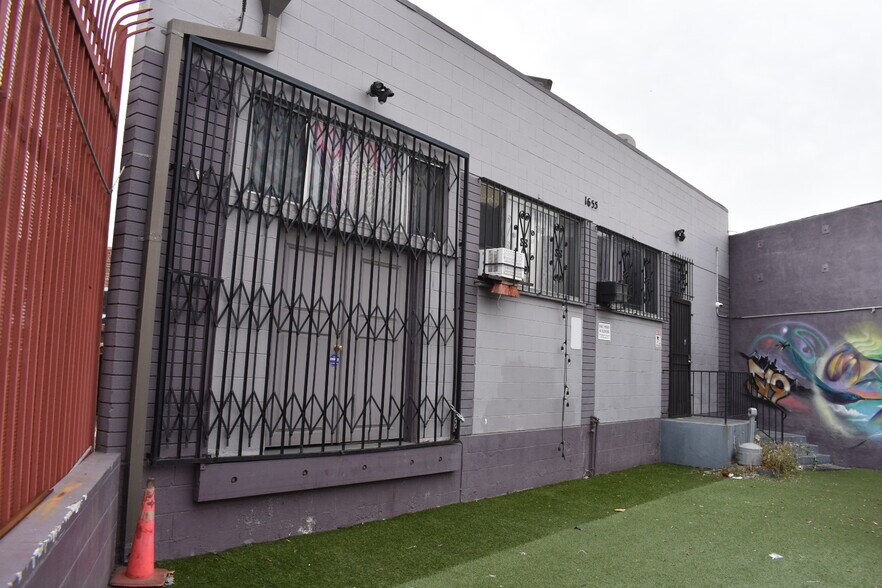 More Photos Of 1655 S Compton Ave, Los Angeles Manufacturing For Sale