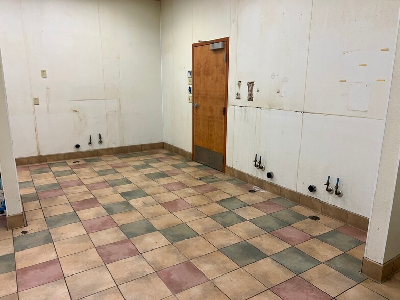 More Photos Of 13445-13501 Business Center Dr, Elk River Unknown For Lease