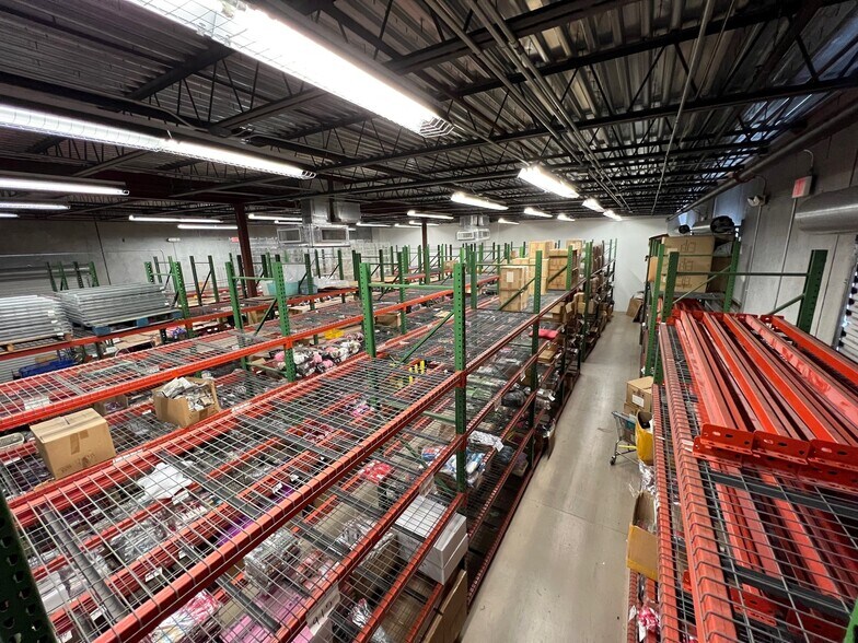 More Photos Of 585 105th Ave N, West Palm Beach Light Distribution For Lease