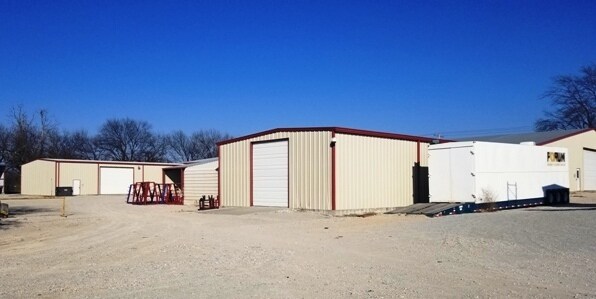 More Photos Of 1750 US-77, Davis Manufacturing For Lease