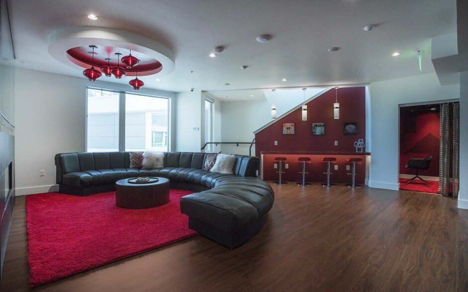 More Photos Of 2020 E Madison St, Seattle Apartments For Lease