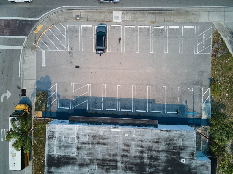 More Photos Of 18690 NW 2nd Ave, Miami Medical For Lease