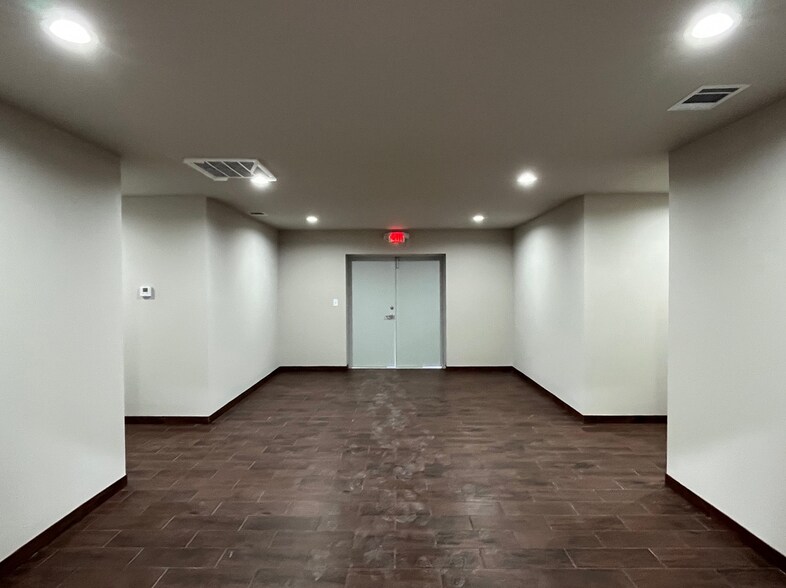 More Photos Of 8440 E Hwy 67, Alvarado Unknown For Lease