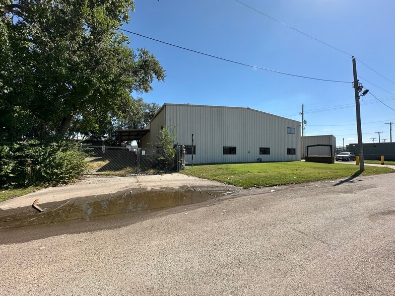 More Photos Of 563-565 S 4th St, Kansas City Warehouse For Sale