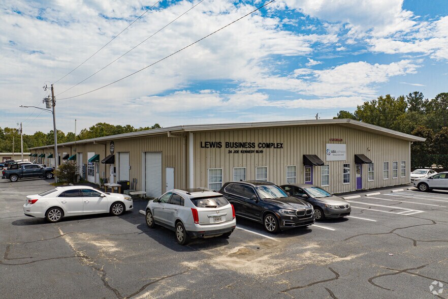 More Photos Of 24 Joe Kennedy Blvd, Statesboro Warehouse For Lease