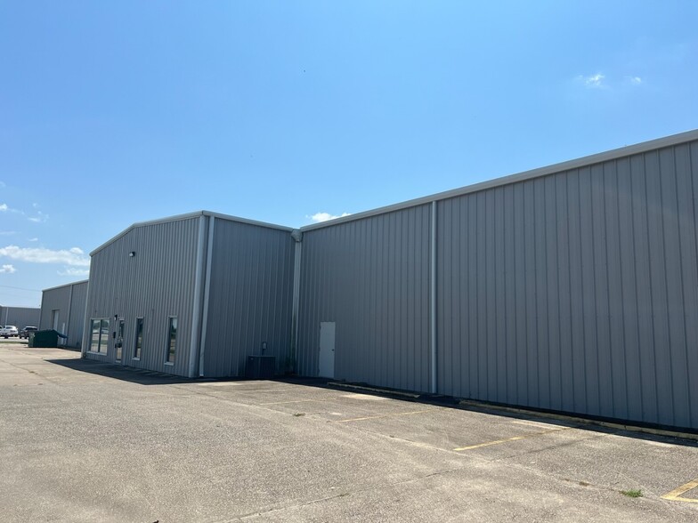 Primary Photo Of 2160 Grand Caillou Rd, Houma Distribution For Lease