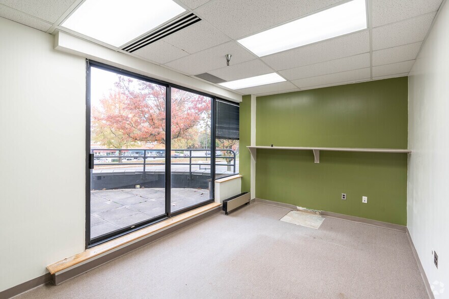 More Photos Of 8808 & 8818 Centre Park Dr, Columbia Unknown For Lease