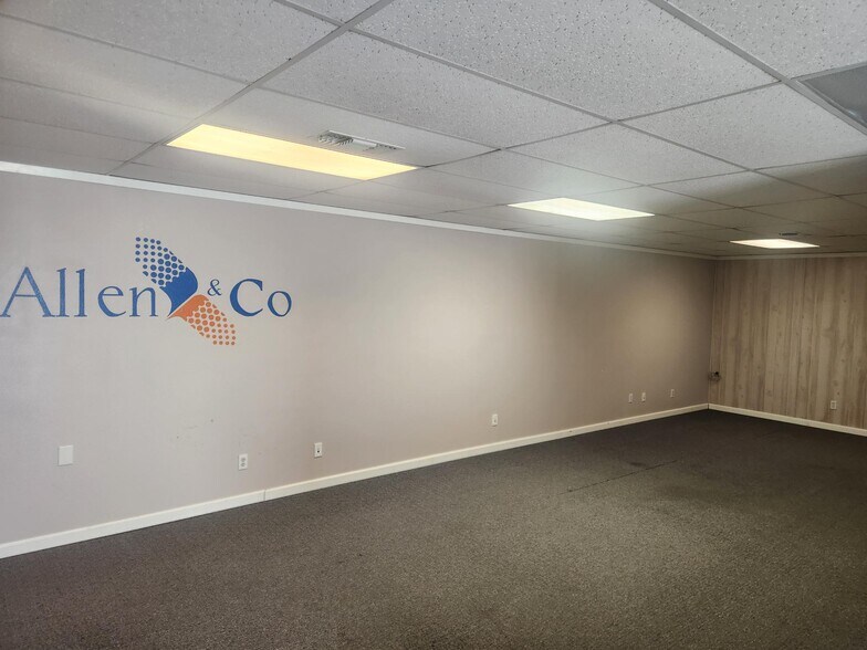 More Photos Of 1600 N California Pky, Fort Worth Freestanding For Sale