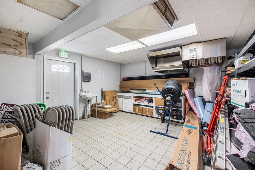 More Photos Of 8127 Miller Rd, Swartz Creek Office For Sale