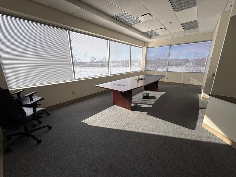 More Photos Of 3589 Sagamore Pky, Lafayette Office For Lease