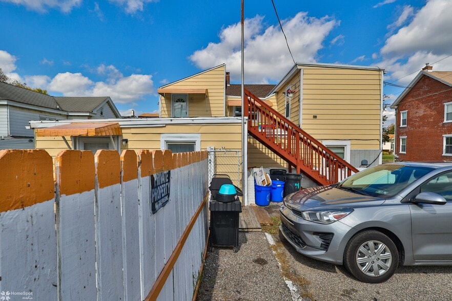 More Photos Of 902 W Wilkes Barre St, Easton Apartments For Sale