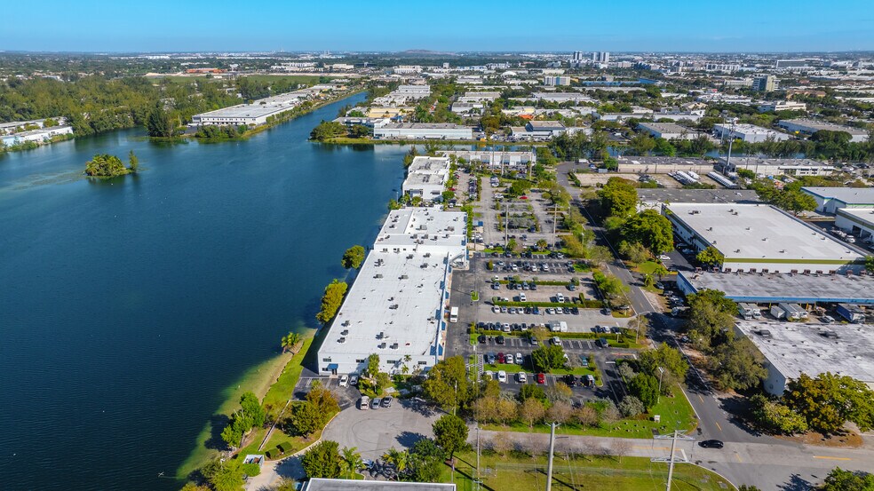 More Photos Of 9000 NW 15th St, Doral Warehouse For Lease