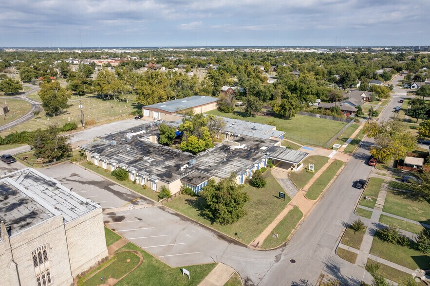 More Photos Of 901 NW 25th St, Oklahoma City Healthcare For Sale