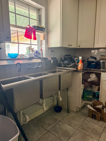 More Photos Of 11749 Snyder Rd, Knoxville Daycare Center For Sale