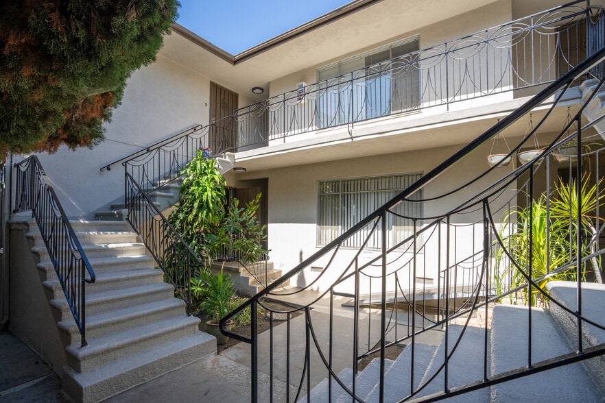 More Photos Of 1434 15th St, Santa Monica Apartments For Sale