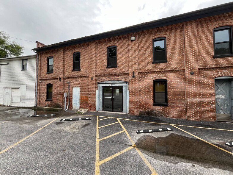 More Photos Of 3397 George st, York Freestanding For Lease