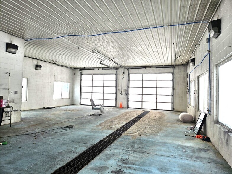 More Photos Of 10253 Pierce Rd, Freeland General Retail For Sale