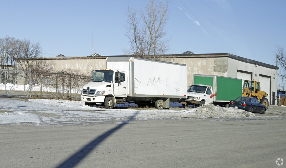 Primary Photo Of 290 Rue Quinlan, Montréal Service For Lease