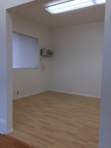 More Photos Of 8350 Melrose Ave, West Hollywood Loft Creative Space For Lease