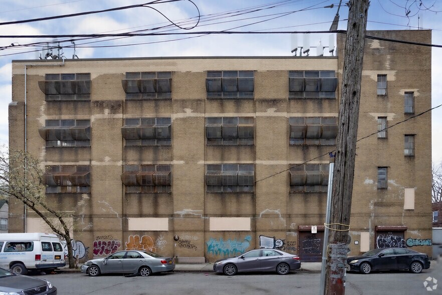 More Photos Of 97-02 150th St, Jamaica Warehouse For Lease
