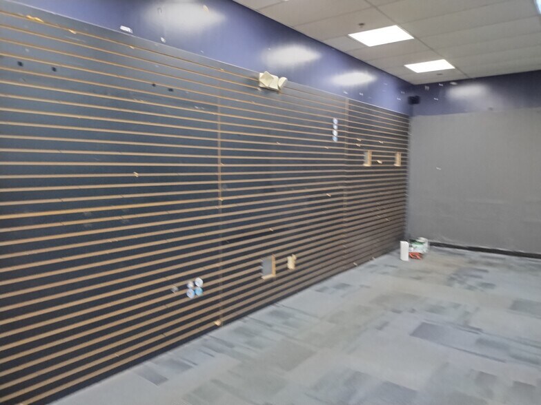 More Photos Of 4310-4328 Main St, Bridgeport Storefront For Lease