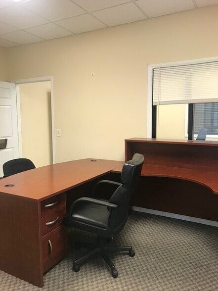 More Photos Of 1459B Field Park Cir, Marietta Flex For Lease