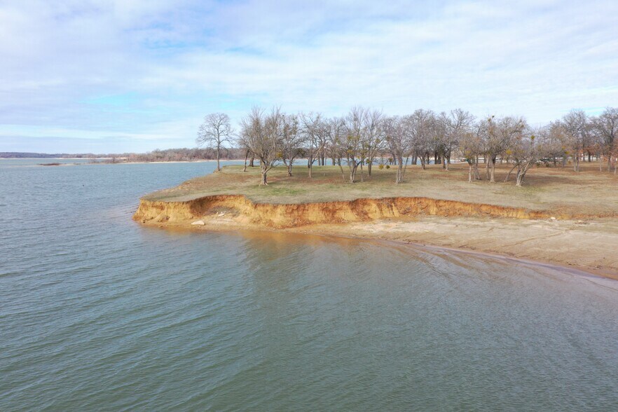 More Photos Of 13947 Reel Ln, Madill Marina For Sale