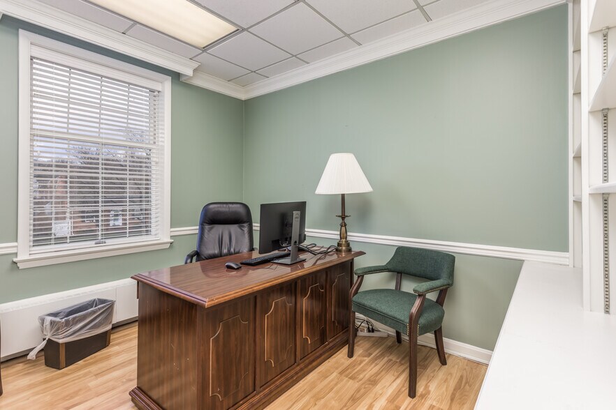 More Photos Of 20 S Stewart St, Winchester Medical For Sale