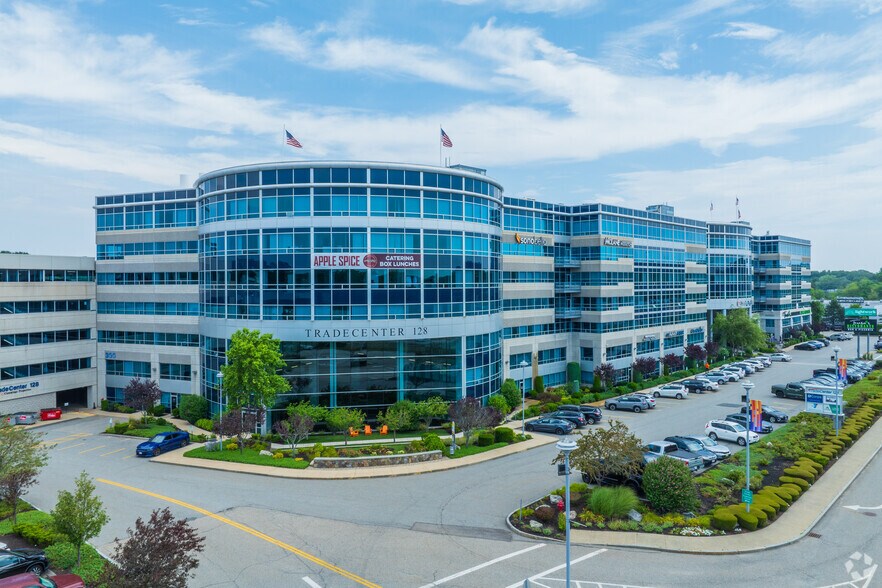 More Photos Of 300 Trade Center, Woburn Office For Lease