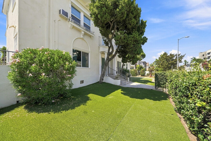 More Photos Of 939 S Wilton Pl, Los Angeles Apartments For Sale