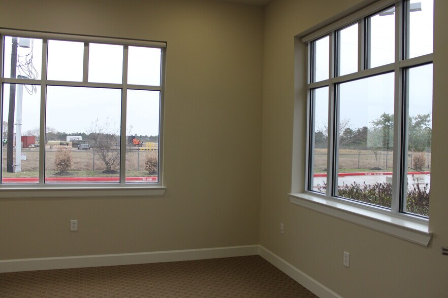 More Photos Of 5757 Flewellen Oaks Ln, Fulshear Medical For Lease