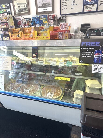 More Photos Of 91130 Donna Rd, Springfield Convenience Store For Sale