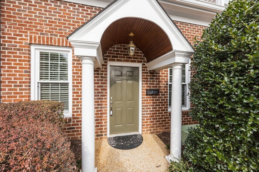 More Photos Of 124-134 Wind Chime Ct, Raleigh Office For Lease