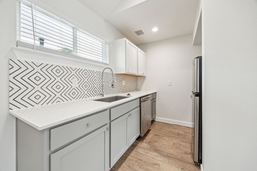 More Photos Of 5018 San Jacinto St, Dallas Apartments For Sale