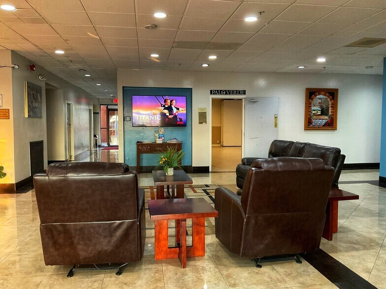 More Photos Of 1365 W Grant Rd, Tucson Hotel For Sale