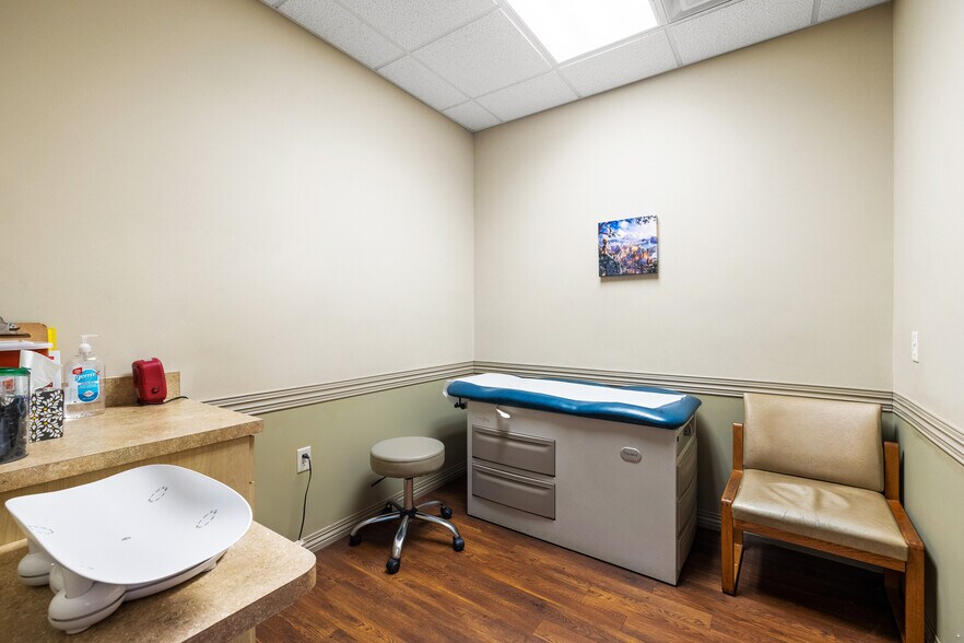 More Photos Of 930 Adell Ree Park Ln, Knoxville Medical For Sale