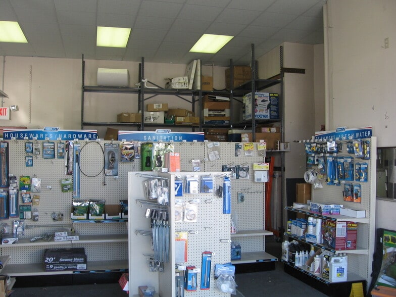 More Photos Of 4371 N Dixie Hwy, Pompano Beach Freestanding For Lease