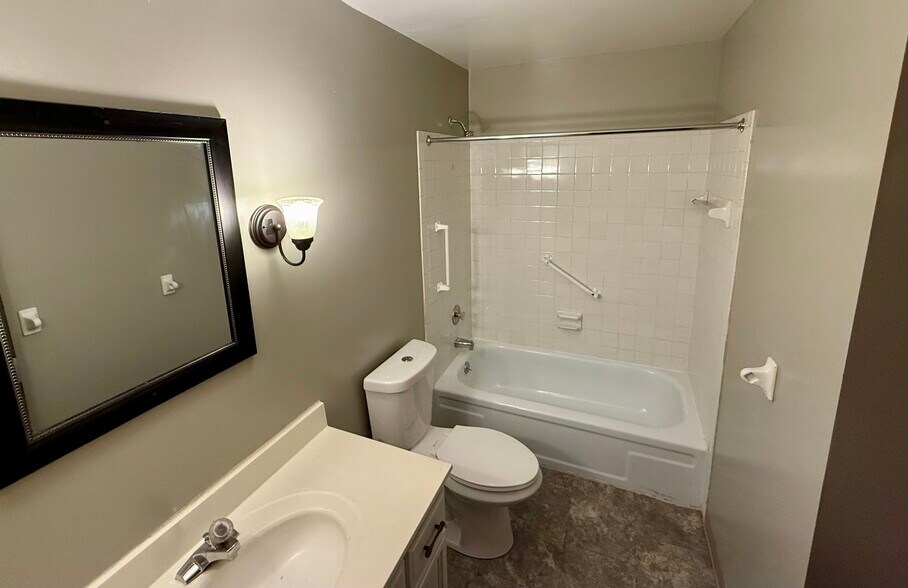 More Photos Of 261 Beattie Ave, Lockport Apartments For Sale