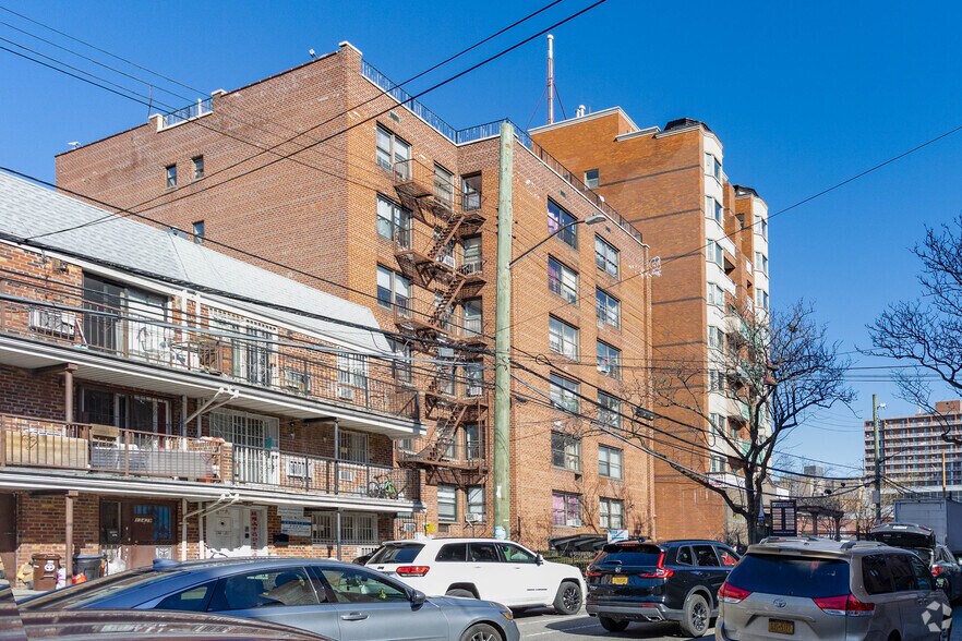 More Photos Of 134-43 Maple Ave, Flushing Apartments For Sale