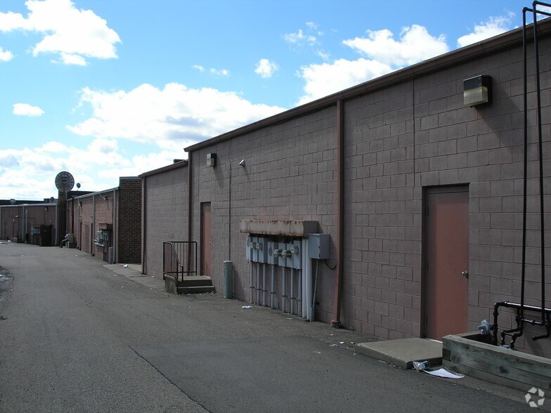 More Photos Of 3528-3604 Maple Ave, Zanesville Storefront For Lease