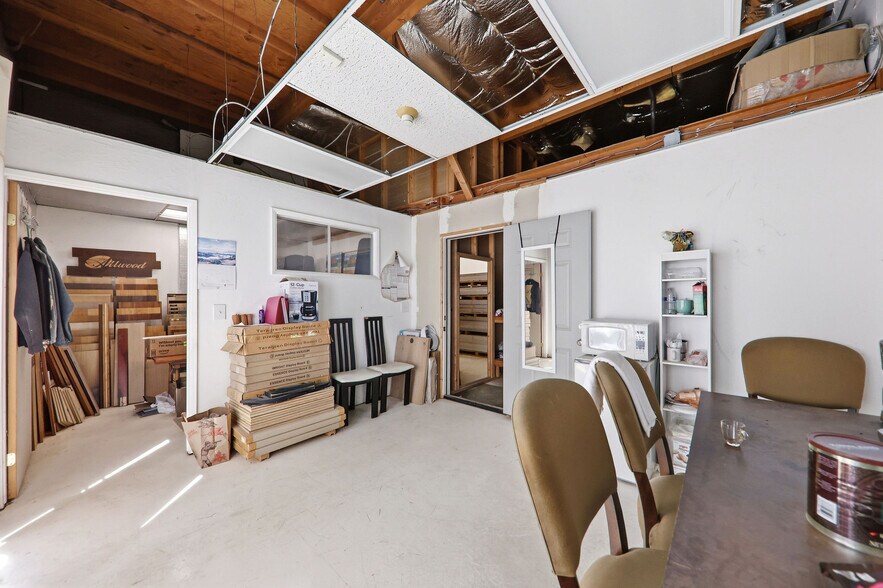 More Photos Of 100 N Hill Dr, Brisbane Light Manufacturing For Sale